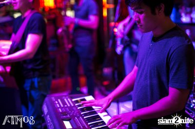 Friday Night at Atmos, Thonglor Soi 10 — photo 93