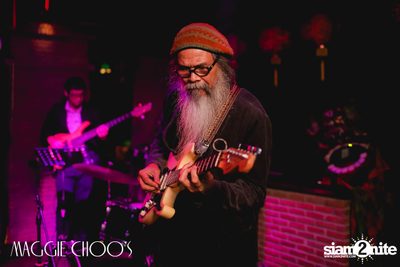 คืนวันเสาร์กับวง Chai Blues ที่ แม็กกี้ ชูส์ — photo 9