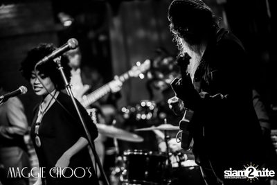 คืนวันเสาร์กับวง Chai Blues ที่ แม็กกี้ ชูส์ — photo 46