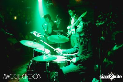 คืนวันเสาร์กับวง Chai Blues ที่ แม็กกี้ ชูส์ — photo 56