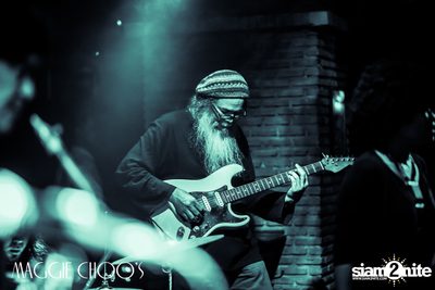 คืนวันเสาร์กับวง Chai Blues ที่ แม็กกี้ ชูส์ — photo 88