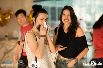 Pool Party for Chinese NY at Oriental Residence — photo 13