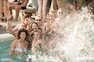 Pool Party for Chinese NY at Oriental Residence — photo 89