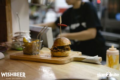 From Brugse to Bangkok ที่ร้านวิชเบียร์ โฮมบาร์ — photo 16