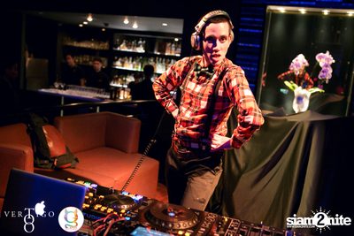 Ken in Wonderland ที่ Vertigo TOO — photo 162