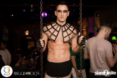 69 Shades of Ken ที่ แม็กกี้ ชูส์ — photo 24