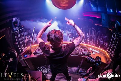 Paris Blohm ที่ เลเวลส์ — photo 1
