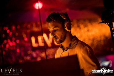 Paris Blohm ที่ เลเวลส์ — photo 14