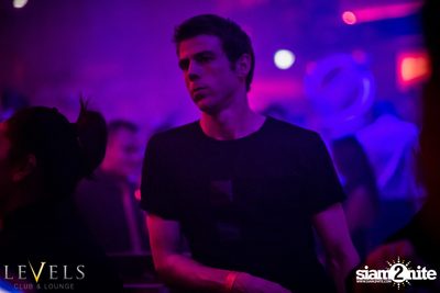 Paris Blohm ที่ เลเวลส์ — photo 18