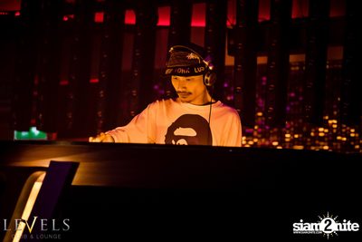 Paris Blohm ที่ เลเวลส์ — photo 20