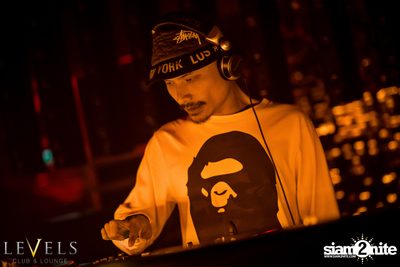 Paris Blohm ที่ เลเวลส์ — photo 24
