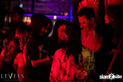 Paris Blohm ที่ เลเวลส์ — photo 25