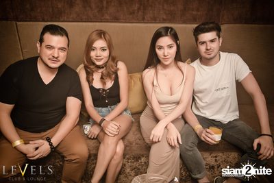 Paris Blohm ที่ เลเวลส์ — photo 42