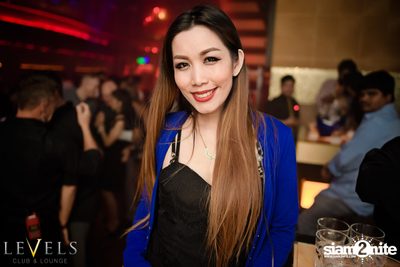 Paris Blohm ที่ เลเวลส์ — photo 49