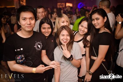 Paris Blohm ที่ เลเวลส์ — photo 56