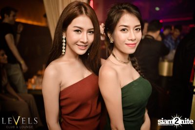 Paris Blohm ที่ เลเวลส์ — photo 57