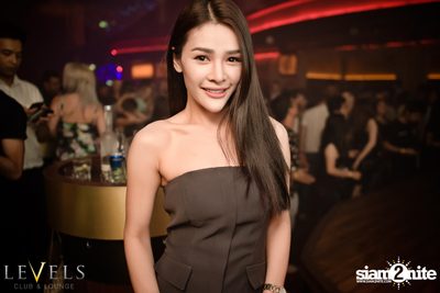 Paris Blohm ที่ เลเวลส์ — photo 61