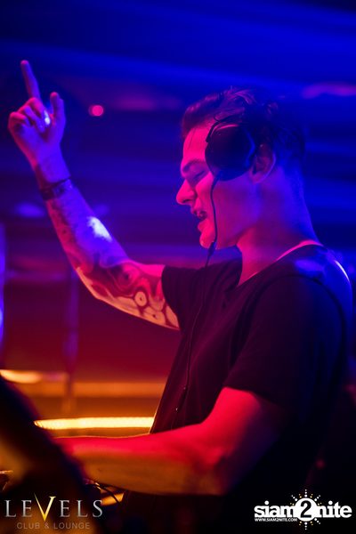 Paris Blohm ที่ เลเวลส์ — photo 74