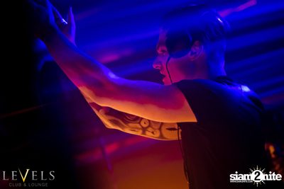 Paris Blohm ที่ เลเวลส์ — photo 75