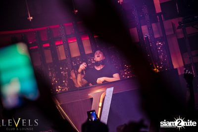 Paris Blohm ที่ เลเวลส์ — photo 77
