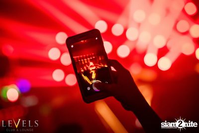 Paris Blohm ที่ เลเวลส์ — photo 78