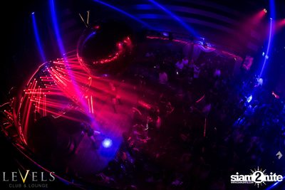 Paris Blohm ที่ เลเวลส์ — photo 80