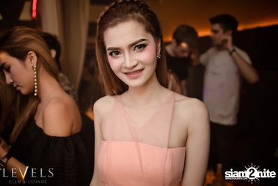 Paris Blohm ที่ เลเวลส์ — photo 112