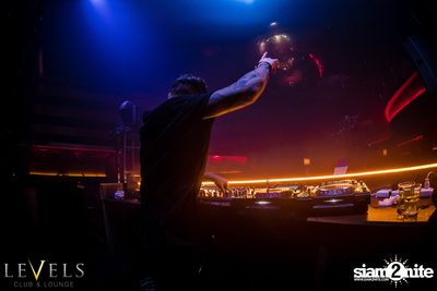Paris Blohm ที่ เลเวลส์ — photo 123