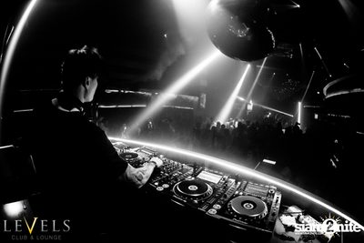Paris Blohm ที่ เลเวลส์ — photo 125