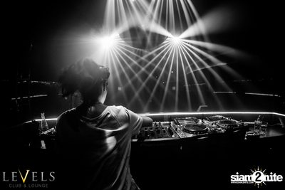 Paris Blohm ที่ เลเวลส์ — photo 127