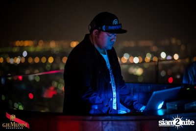 Love is in the Air at Octave Rooftop Bar — photo 12