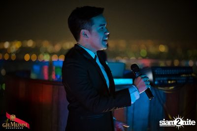 Love is in the Air at Octave Rooftop Bar — photo 29