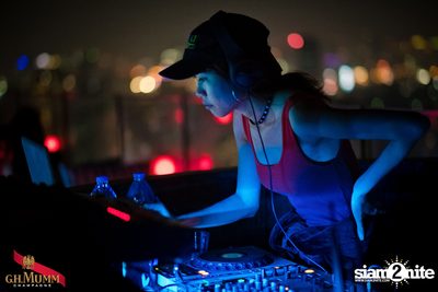 Love is in the Air at Octave Rooftop Bar — photo 73