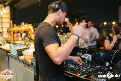 Love in Nocturnes at Brewski | Radisson Blu Plaza — photo 83