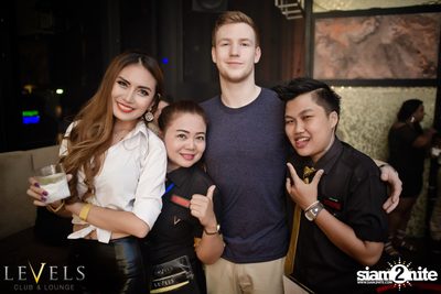 NEW_iD ที่ เลเวลส์ — photo 65