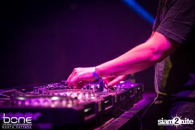 Mike Cervello ที่ โบน (อัลบั้มที่ 2) — photo 84