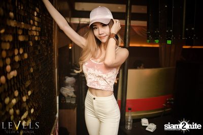 Ladies Night ที่ร้าน เลเวล, สุขุมวิท 11 — photo 7