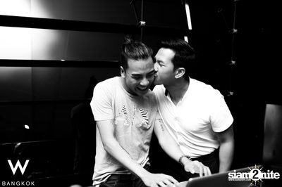 Boys Love Bubbles at W Bangkok — photo 1