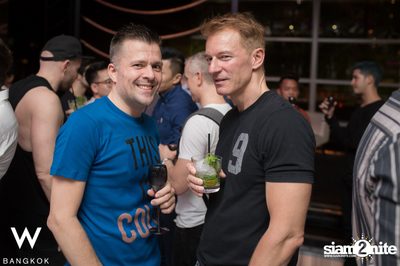 Boys Love Bubbles at W Bangkok — photo 5