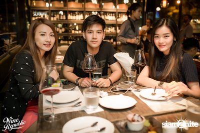 Friday Night at Wine Republic Thonglor — photo 34
