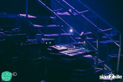 Soundbox: The Temper Trap: Thick as Thieves at Central World — photo 13
