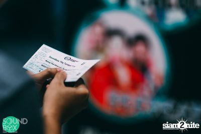 Soundbox: The Temper Trap: Thick as Thieves at Central World — photo 21