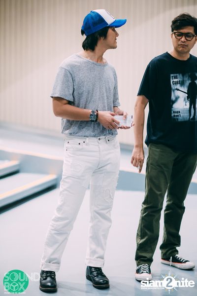 Soundbox: The Temper Trap: Thick as Thieves at Central World — photo 22
