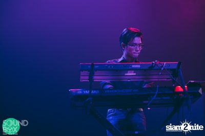 Soundbox: The Temper Trap: Thick as Thieves at Central World — photo 35
