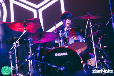 Soundbox: The Temper Trap: Thick as Thieves at Central World — photo 37