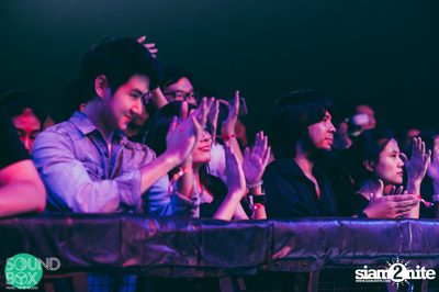 Soundbox: The Temper Trap: Thick as Thieves at Central World — photo 39