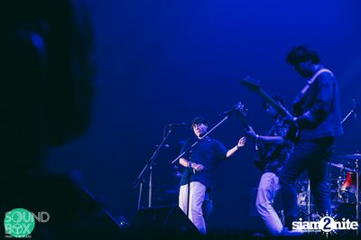 Soundbox: The Temper Trap: Thick as Thieves at Central World — photo 40