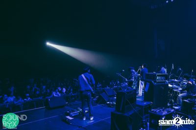 Soundbox: The Temper Trap: Thick as Thieves at Central World — photo 43