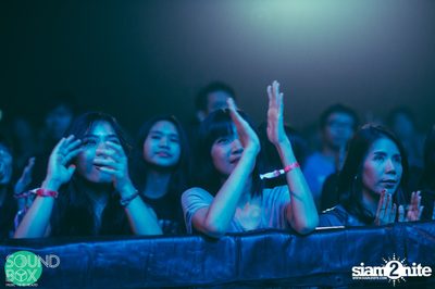 Soundbox: The Temper Trap: Thick as Thieves at Central World — photo 55