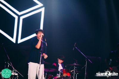 Soundbox: The Temper Trap: Thick as Thieves at Central World — photo 63